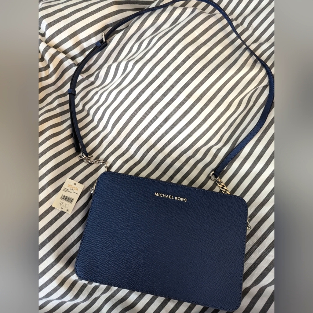 Michael Kors jet set crossbody purse